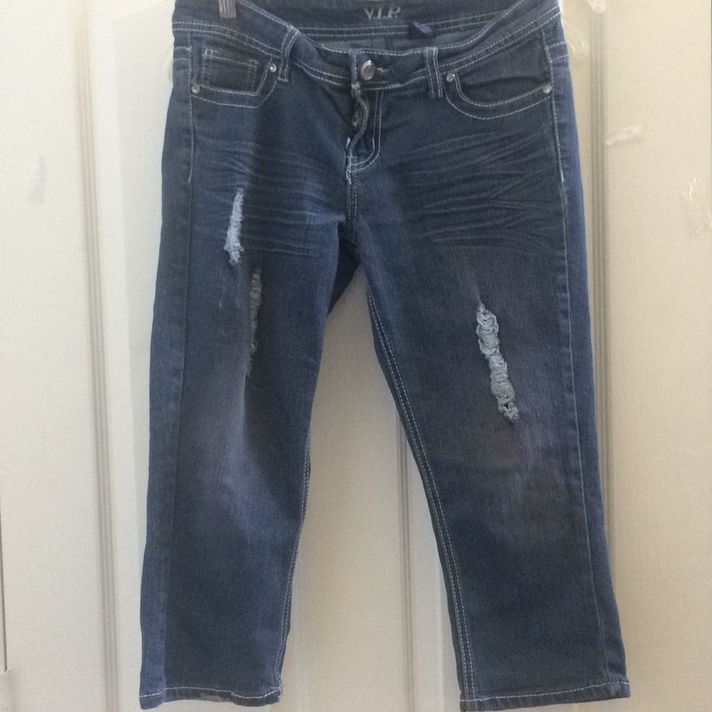 FINAL MARKDOWN Junior distressed vip capris 5/6